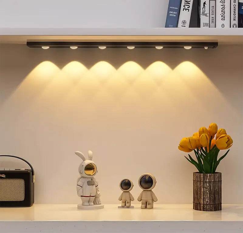 LED juosta su judesio jutikliu