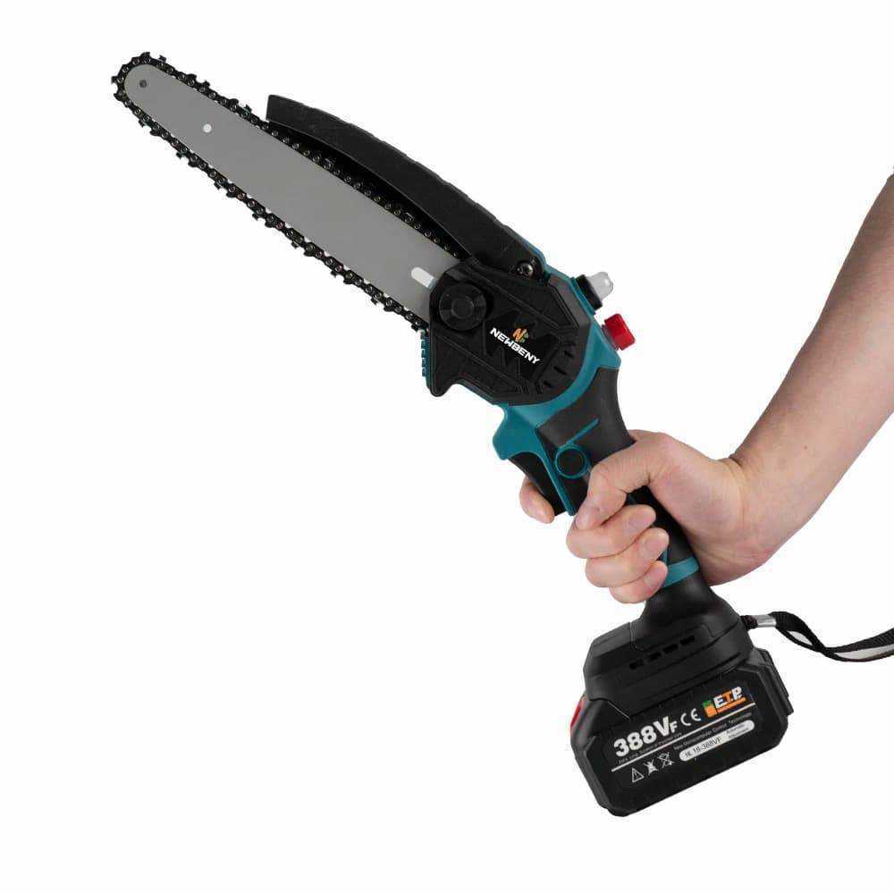 akumuliatorinis pjūklas su grandinės tepimu