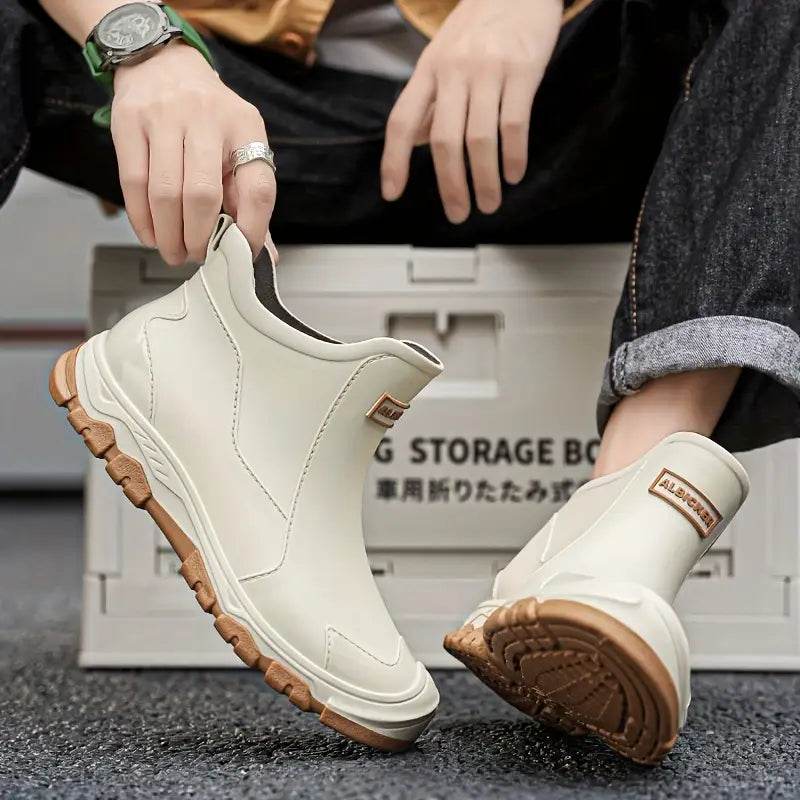 Trumpi moteriški botai