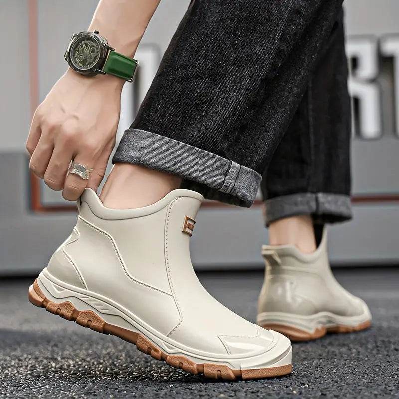 Trumpi moteriški botai